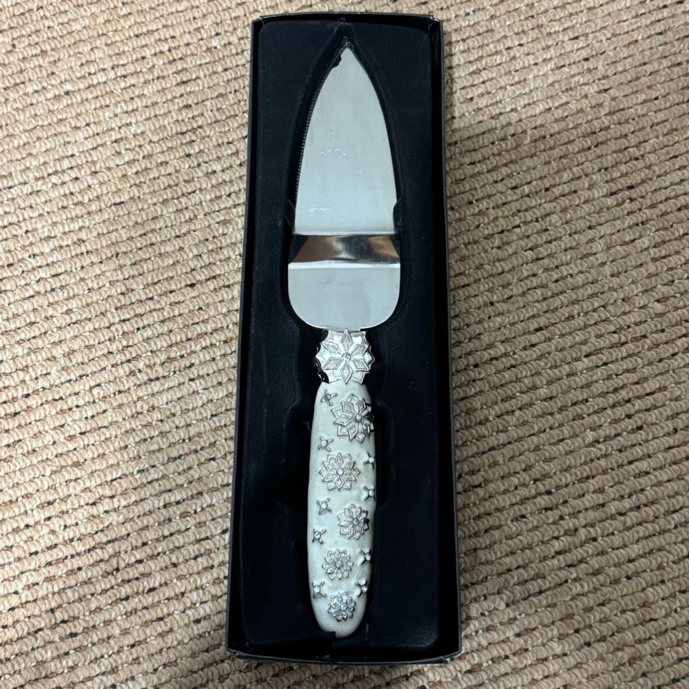 2 Saints Cake Knife Slicer Snowflake Flower Embellished Handle 10.75” X 2”